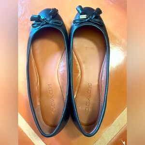 COACH authentic flats black soft in leather  excellent condition w coach tassels